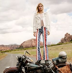 Free People Classic Pull On Flares. Size 27. Worn few times.